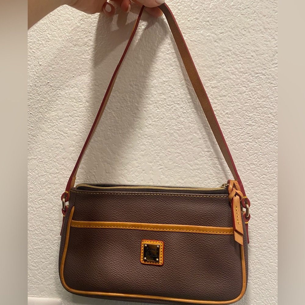 Dooney and Bourke small shoulder purse with pebble grain